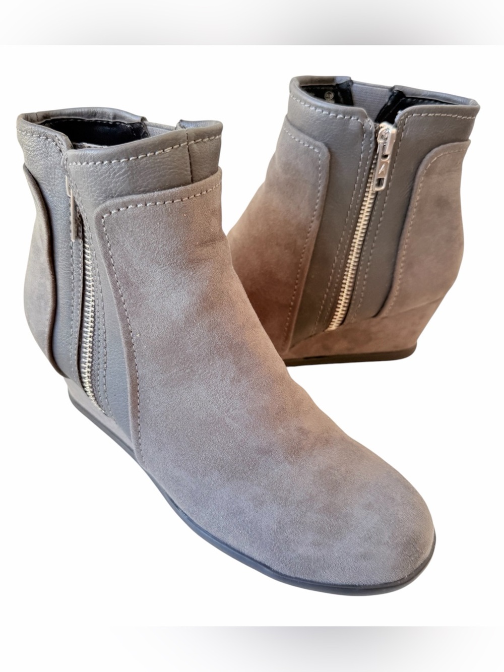 Aerosoles Allowance Gray Faux Suede Wedge Boots Size 6